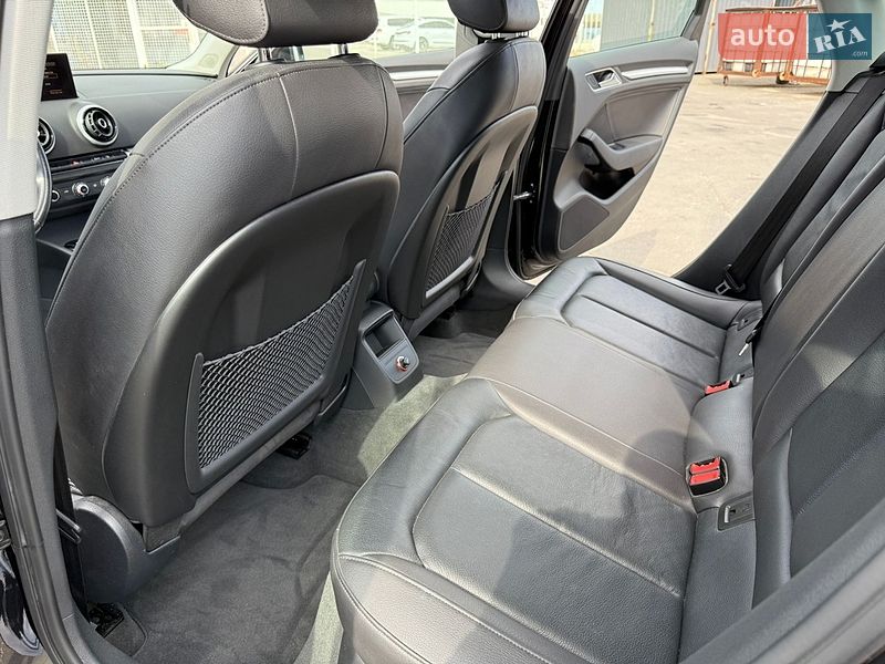 Седан Audi A3 2015 в Одессе