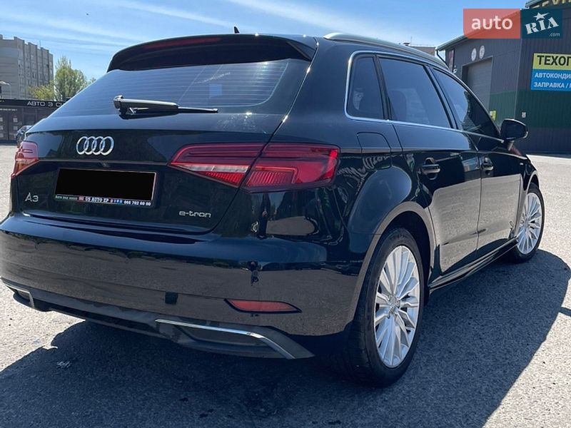 Хэтчбек Audi A3 2016 в Запорожье
