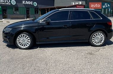 Хэтчбек Audi A3 2017 в Запорожье