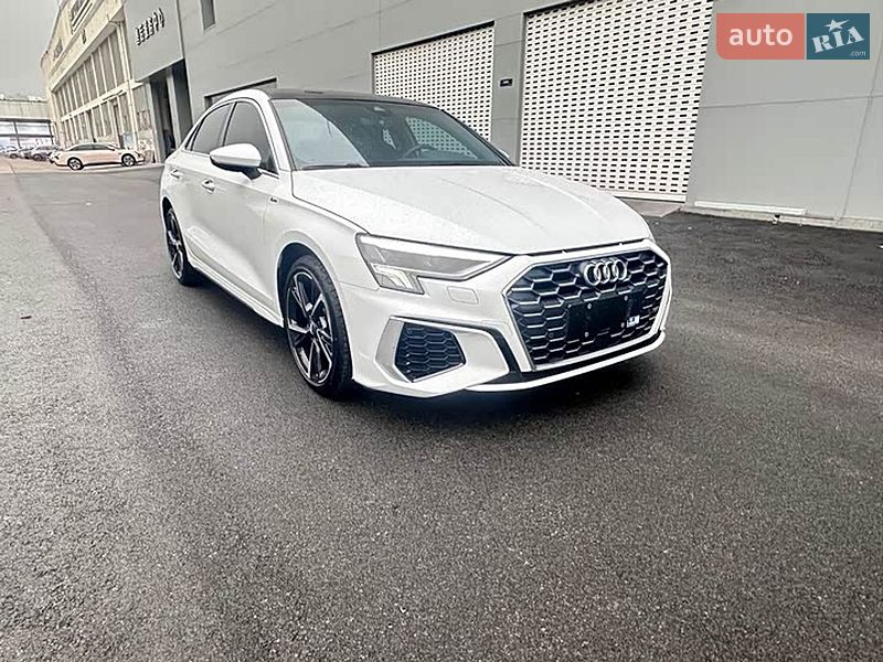 Седан Audi A3 2022 в Киеве