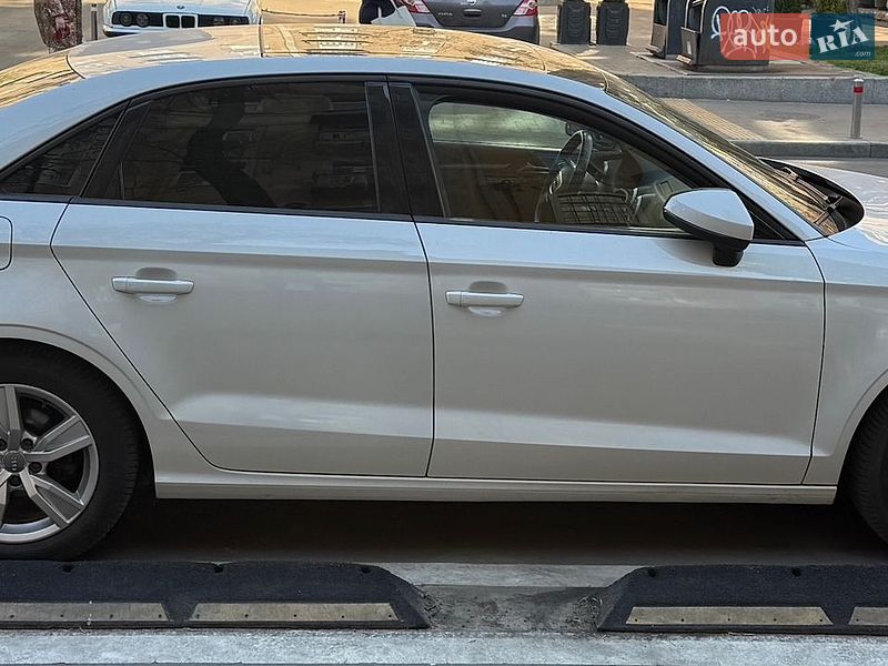 Седан Audi A3 2016 в Киеве