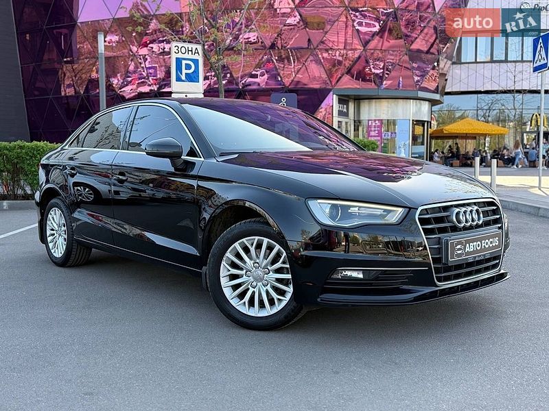 Седан Audi A3 2016 в Киеве
