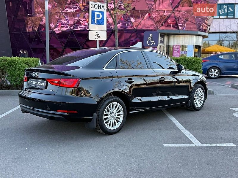 Седан Audi A3 2016 в Киеве