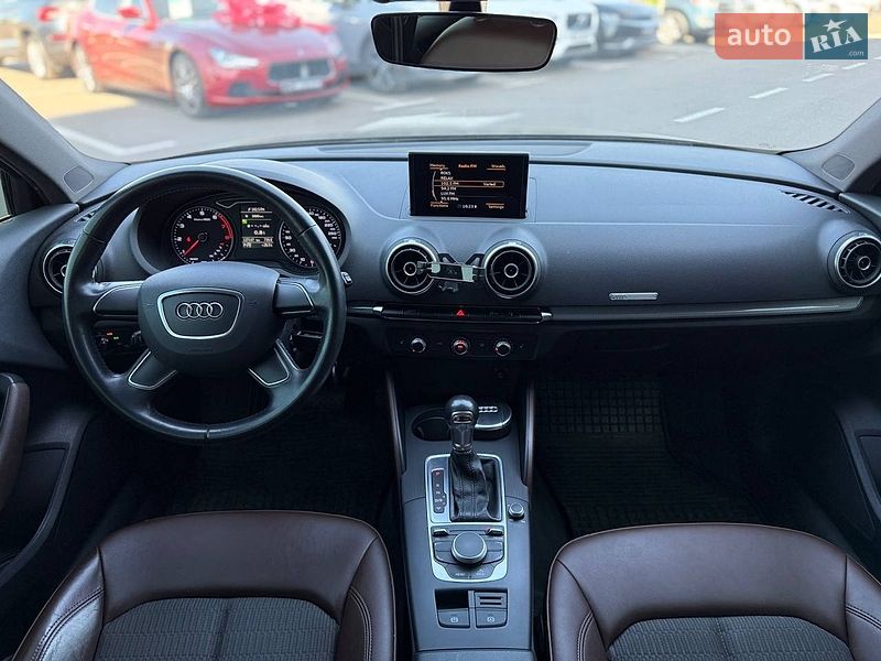 Седан Audi A3 2016 в Киеве