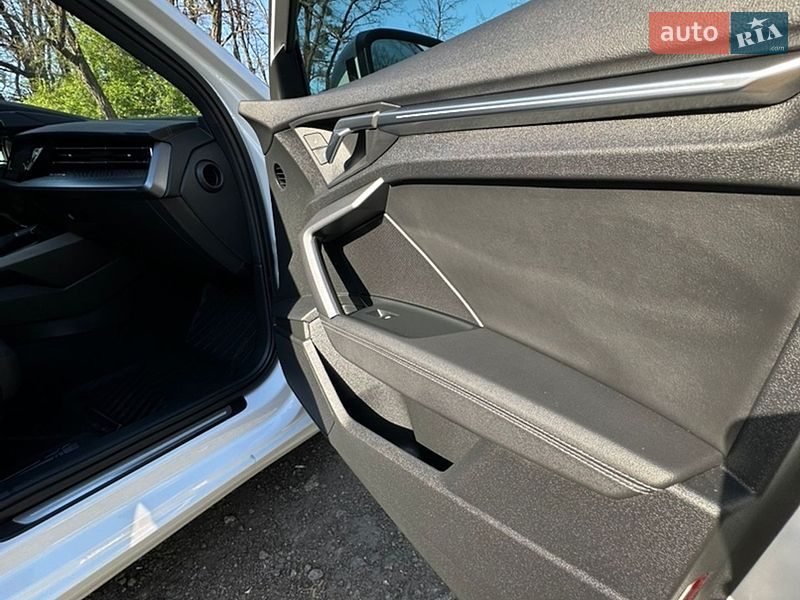 Седан Audi A3 2024 в Киеве