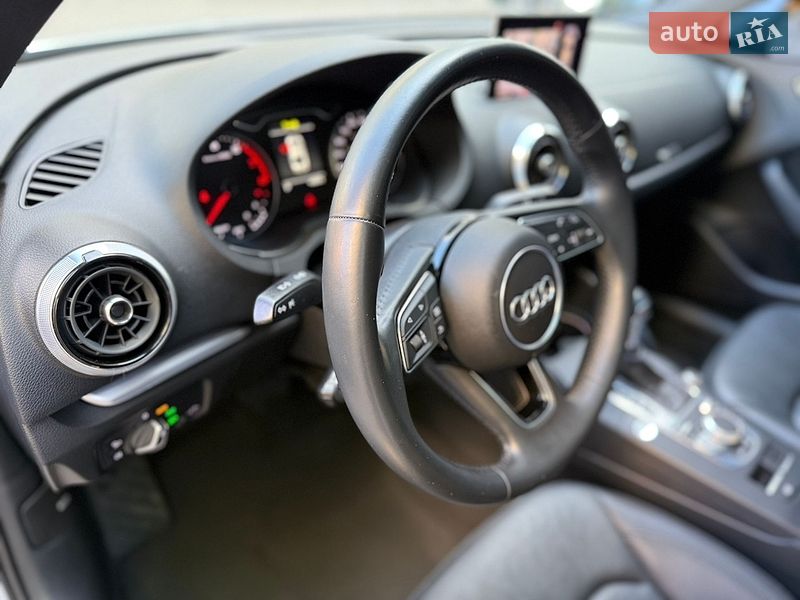 Седан Audi A3 2020 в Киеве