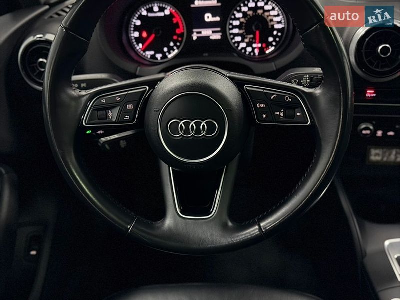 Седан Audi A3 2016 в Одессе