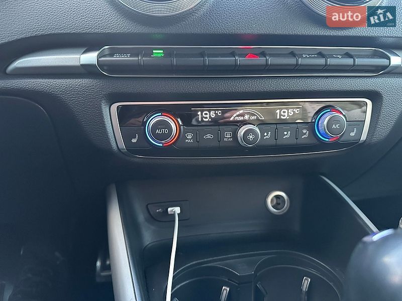 Хетчбек Audi A3 2016 в Чернівцях