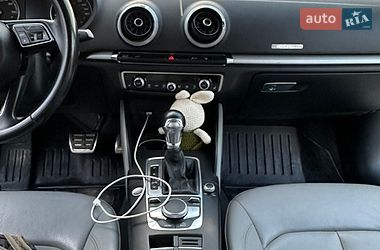 Хетчбек Audi A3 2016 в Чернівцях