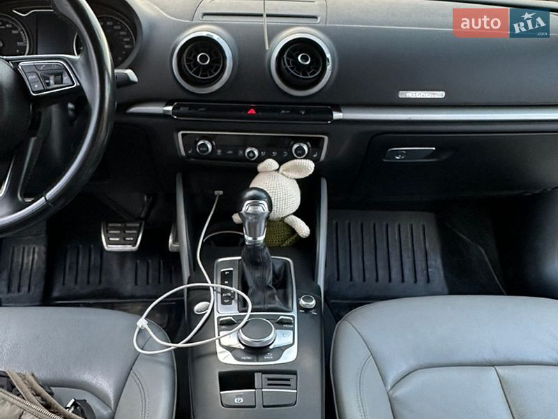 Хетчбек Audi A3 2016 в Чернівцях