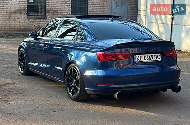 Седан Audi A3 2014 в Кривом Роге