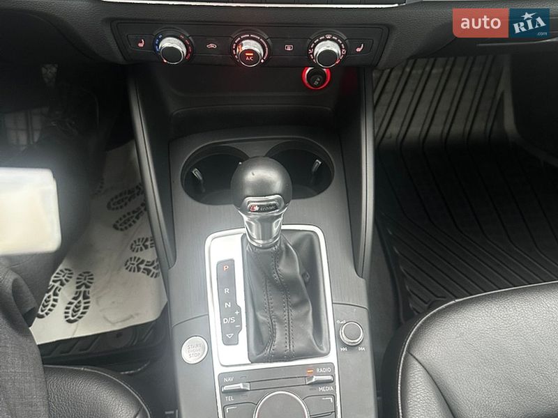 Седан Audi A3 2016 в Киеве