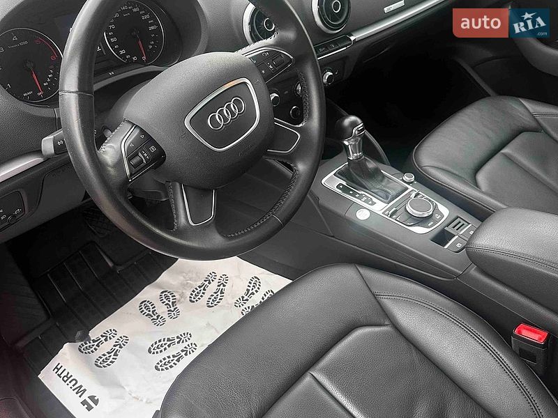 Седан Audi A3 2016 в Киеве