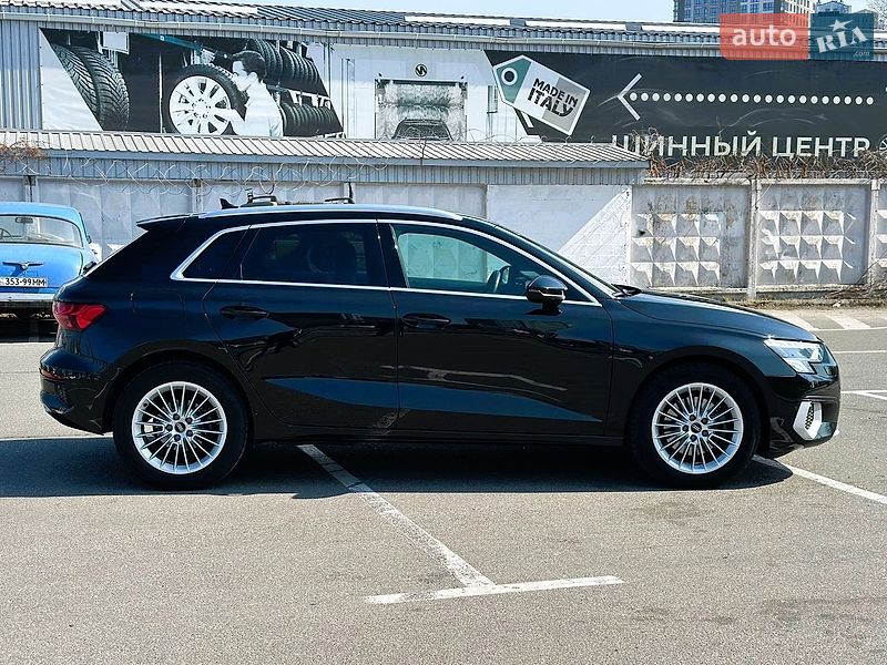 Хэтчбек Audi A3 2021 в Киеве