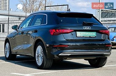 Хэтчбек Audi A3 2021 в Киеве