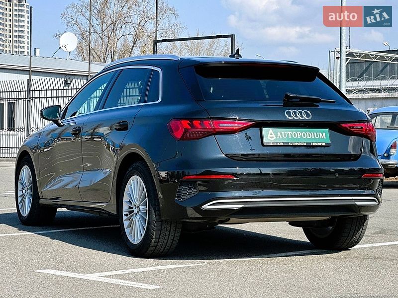 Хэтчбек Audi A3 2021 в Киеве