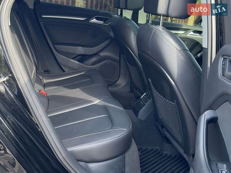 Седан Audi A3 2016 в Киеве