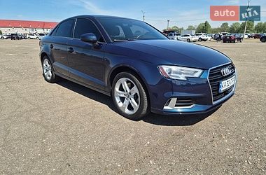 Седан Audi A3 2017 в Киеве