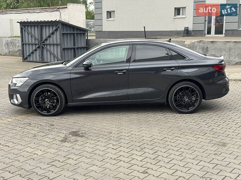 Седан Audi A3 2022 в Чернівцях