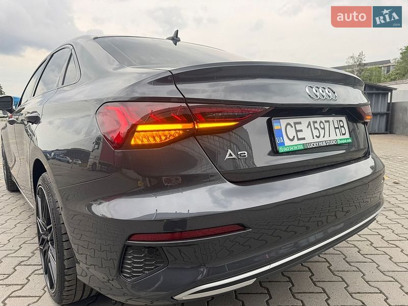 Седан Audi A3 2022 в Чернівцях