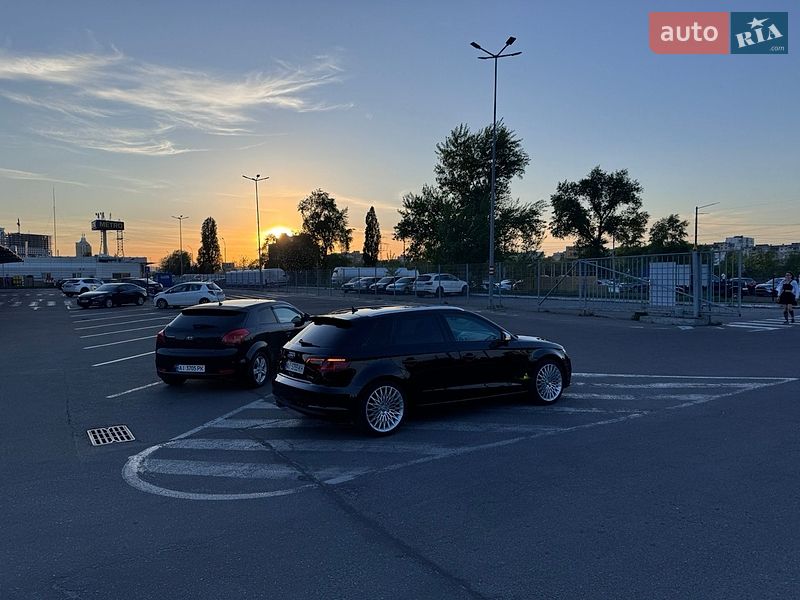 Хэтчбек Audi A3 2016 в Киеве