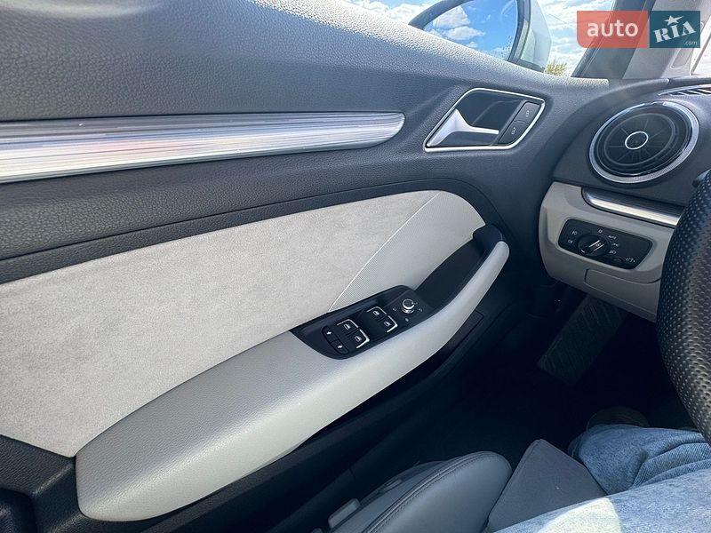 Хэтчбек Audi A3 2016 в Киеве