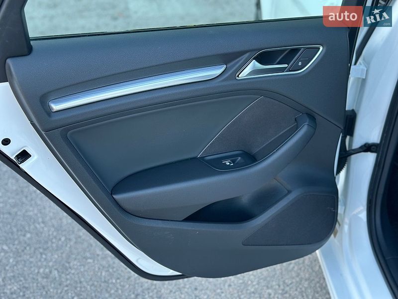 Седан Audi A3 2019 в Днепре