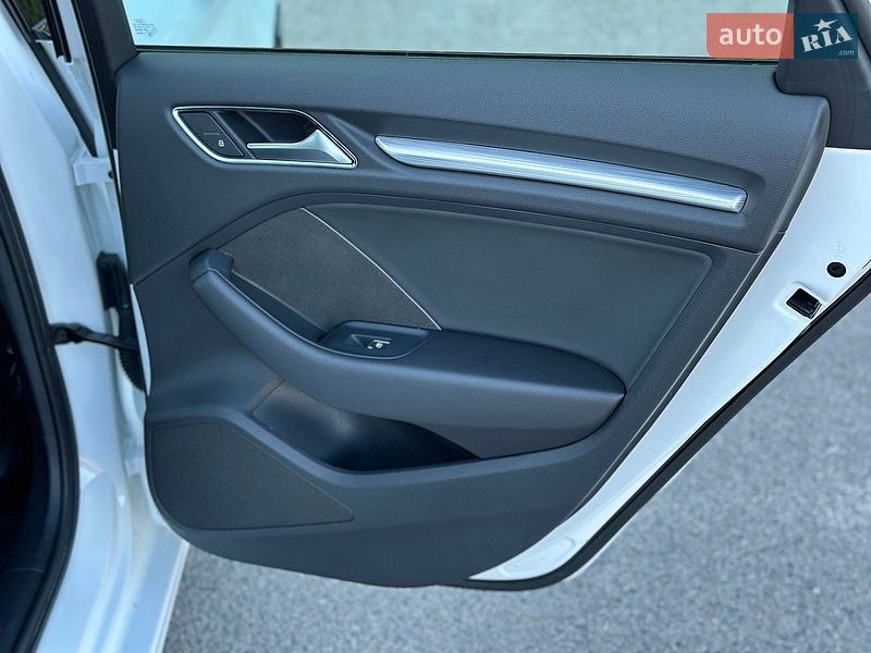 Седан Audi A3 2019 в Днепре