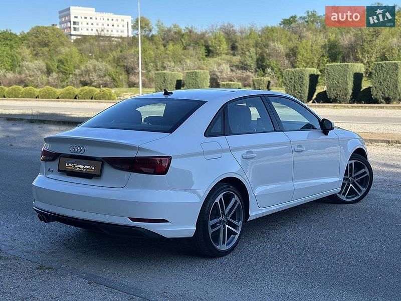 Седан Audi A3 2019 в Днепре