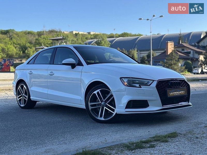 Седан Audi A3 2019 в Днепре