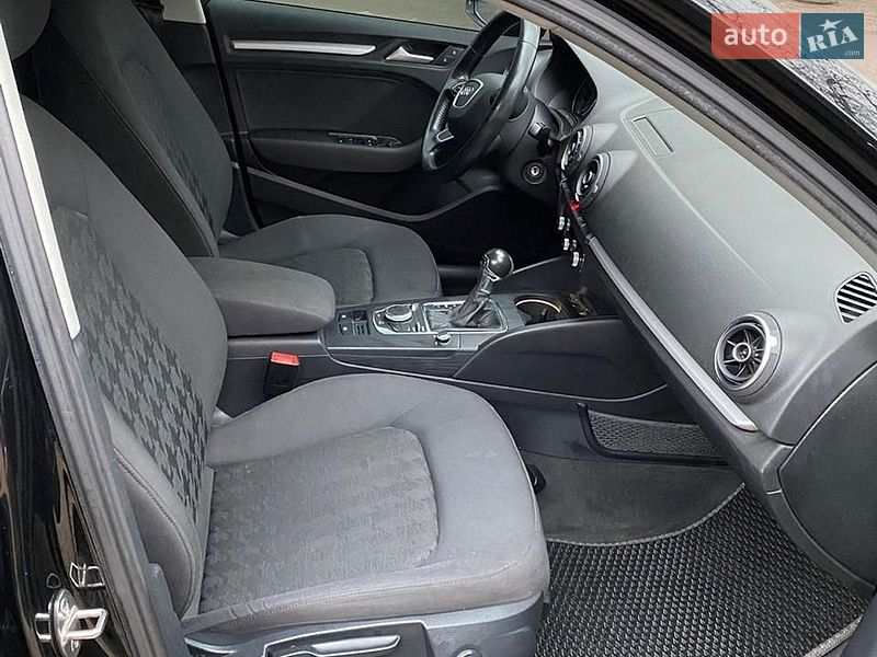 Седан Audi A3 2015 в Сваляве