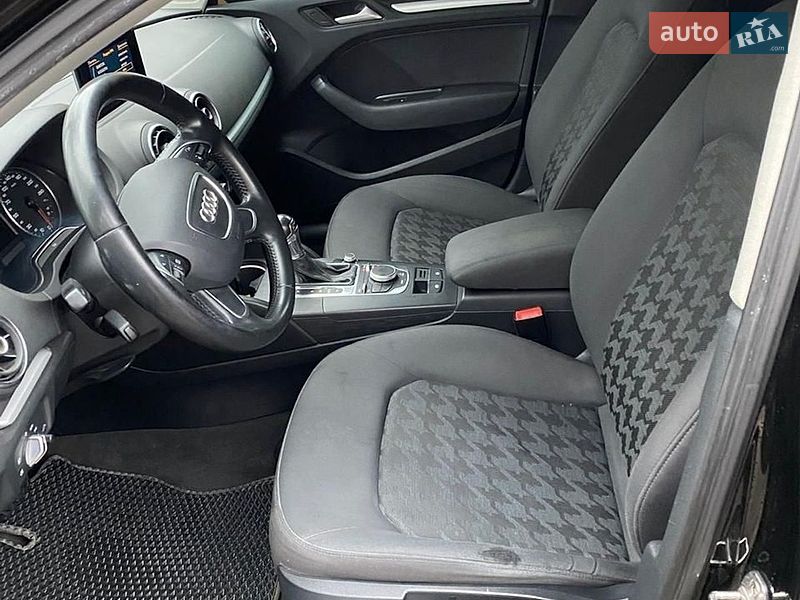 Седан Audi A3 2015 в Сваляве