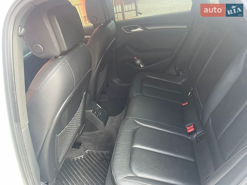 Хетчбек Audi A3 2016 в Львові