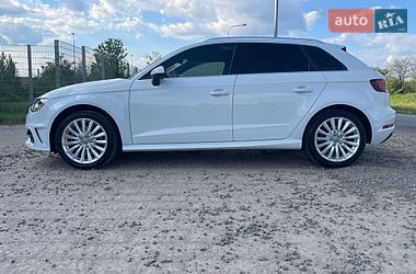 Хэтчбек Audi A3 2016 в Львове