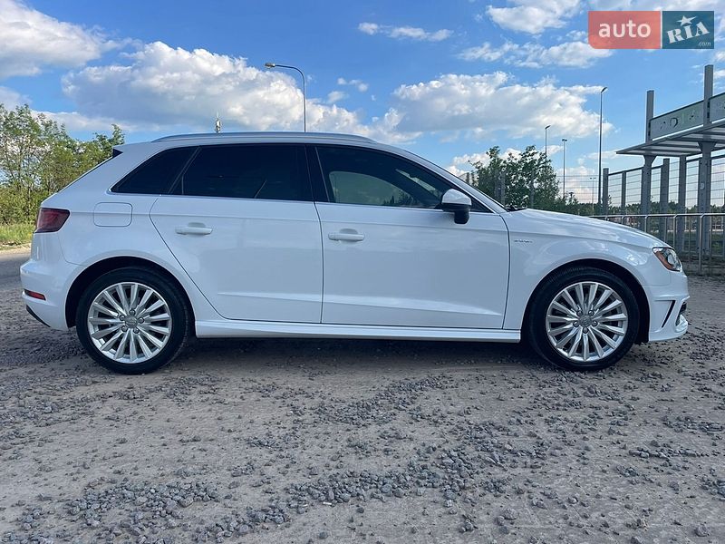 Хетчбек Audi A3 2016 в Львові