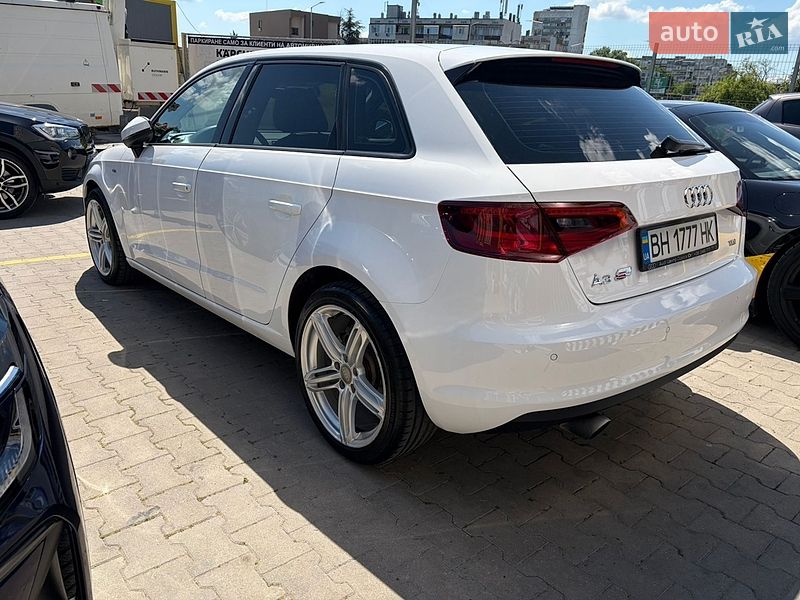 Хэтчбек Audi A3 2015 в Измаиле
