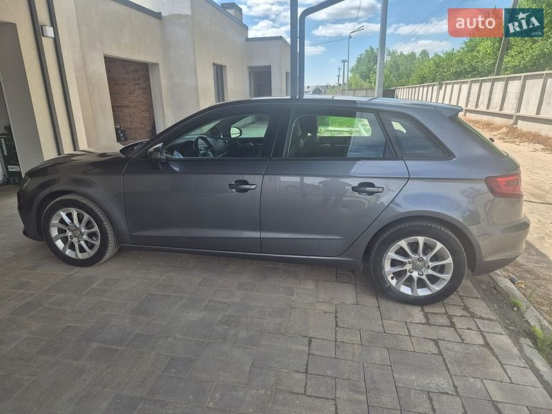 Хэтчбек Audi A3 2015 в Киеве