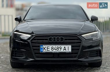 Седан Audi A3 2017 в Дніпрі