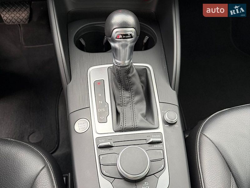 Седан Audi A3 2015 в Киеве