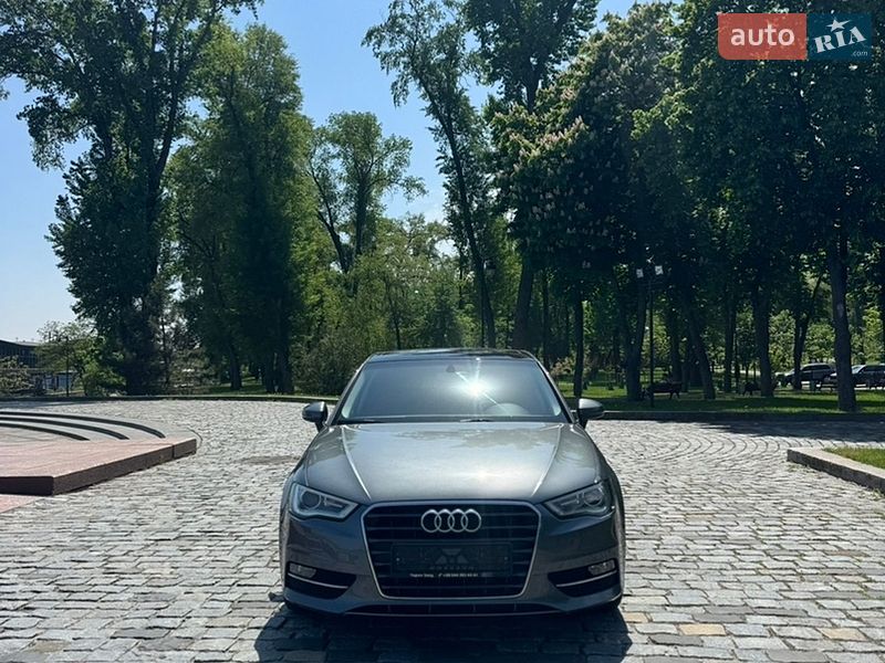 Хэтчбек Audi A3 2015 в Киеве