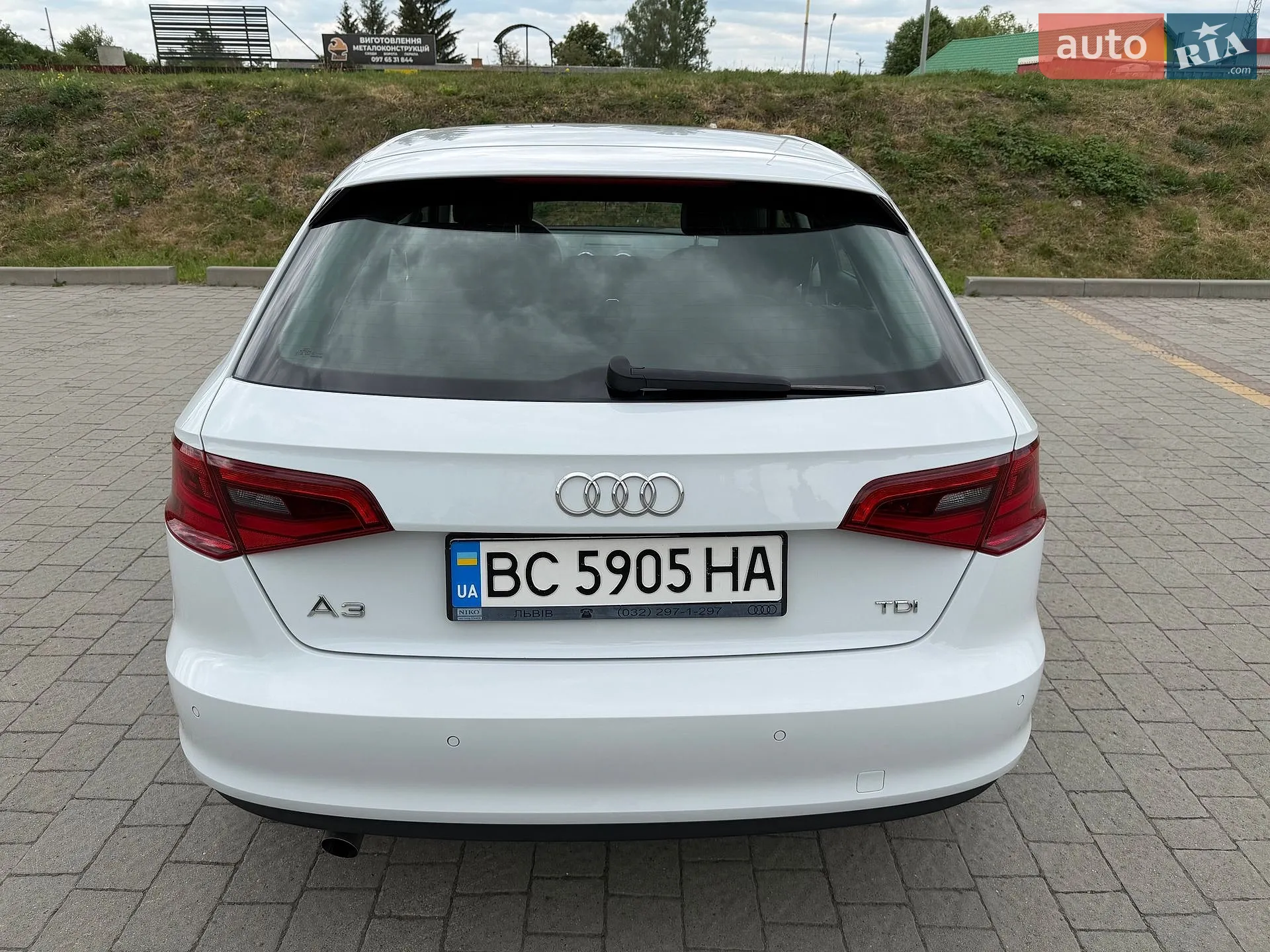 Audi A3 2015 VIN WAUZZZ8V9GA103288 фото оголошення 3 з 12