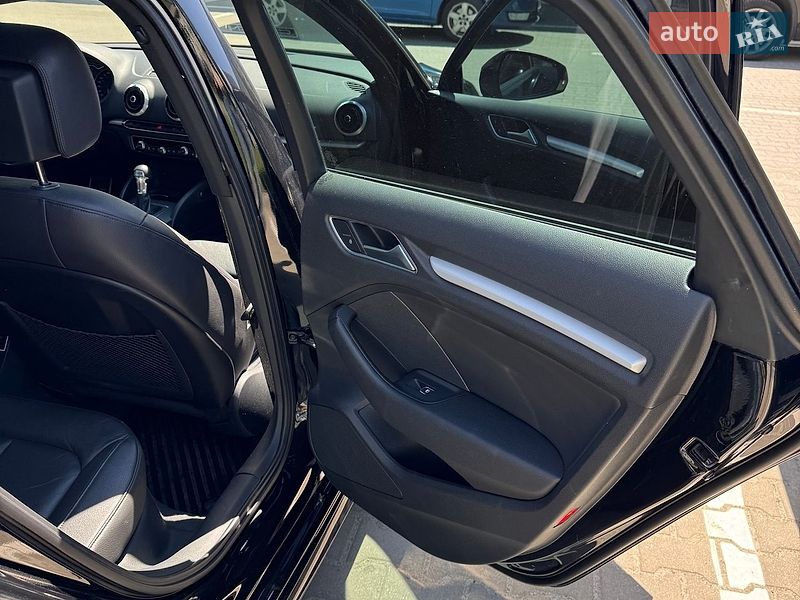 Хетчбек Audi A3 2016 в Києві