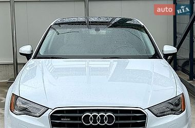 Седан Audi A3 2015 в Ромнах