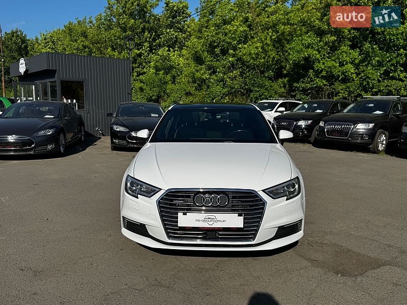 Хетчбек Audi A3 2017 в Луцьку
