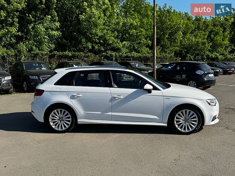 Хетчбек Audi A3 2017 в Луцьку