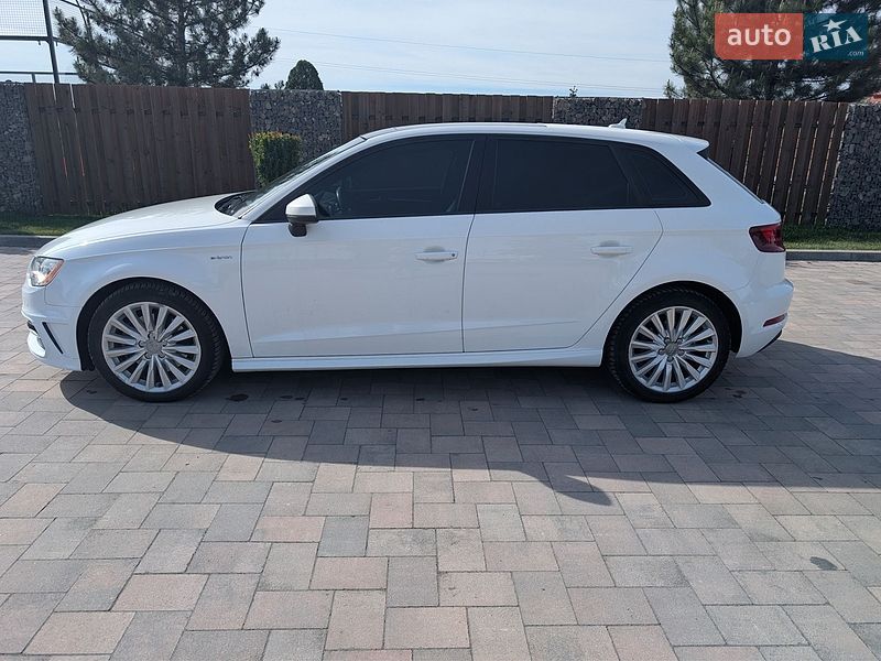 Хэтчбек Audi A3 2015 в Ивано-Франковске