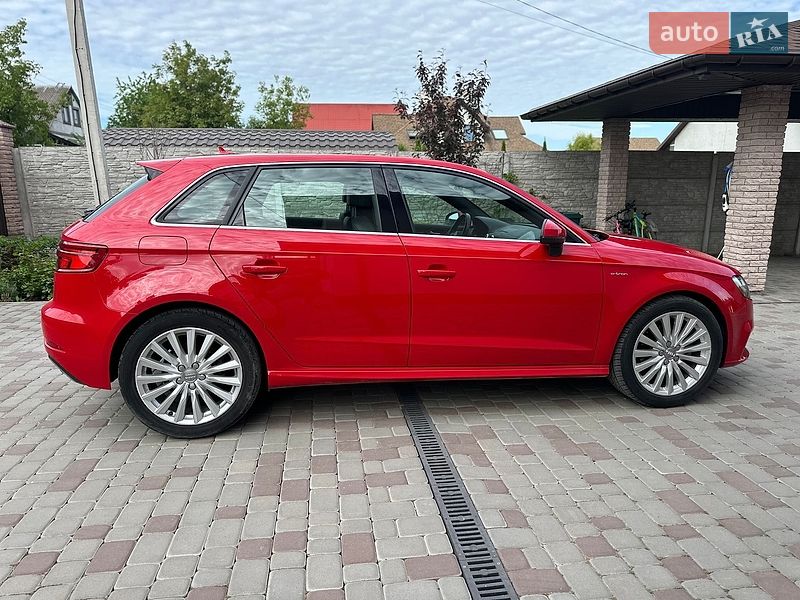 Хетчбек Audi A3 2017 в Вінниці