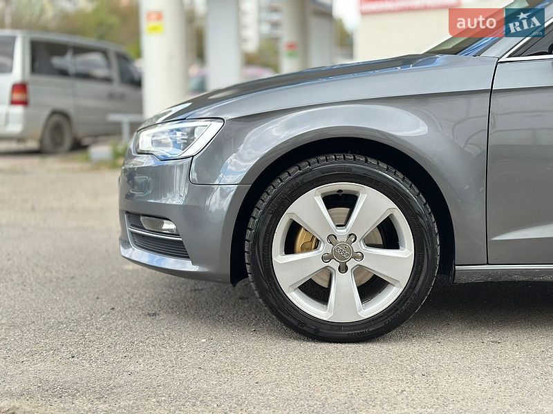 Хетчбек Audi A3 2013 в Чернівцях