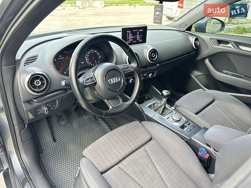 Хетчбек Audi A3 2013 в Чернівцях
