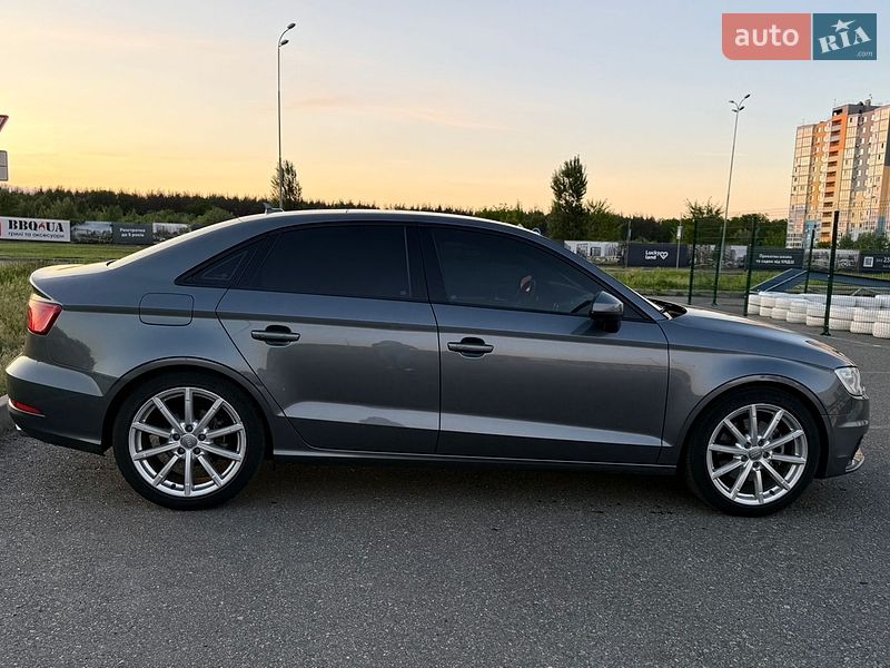 Седан Audi A3 2016 в Киеве